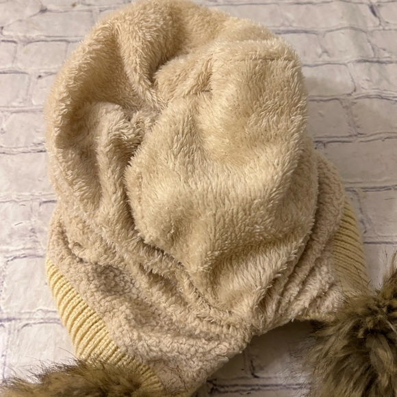 CHUNKY KNIT PATTERN CREAM WITH FAUX FUR POMS WOMEN’S WINTER HAT O/S - Picture 6 of 6